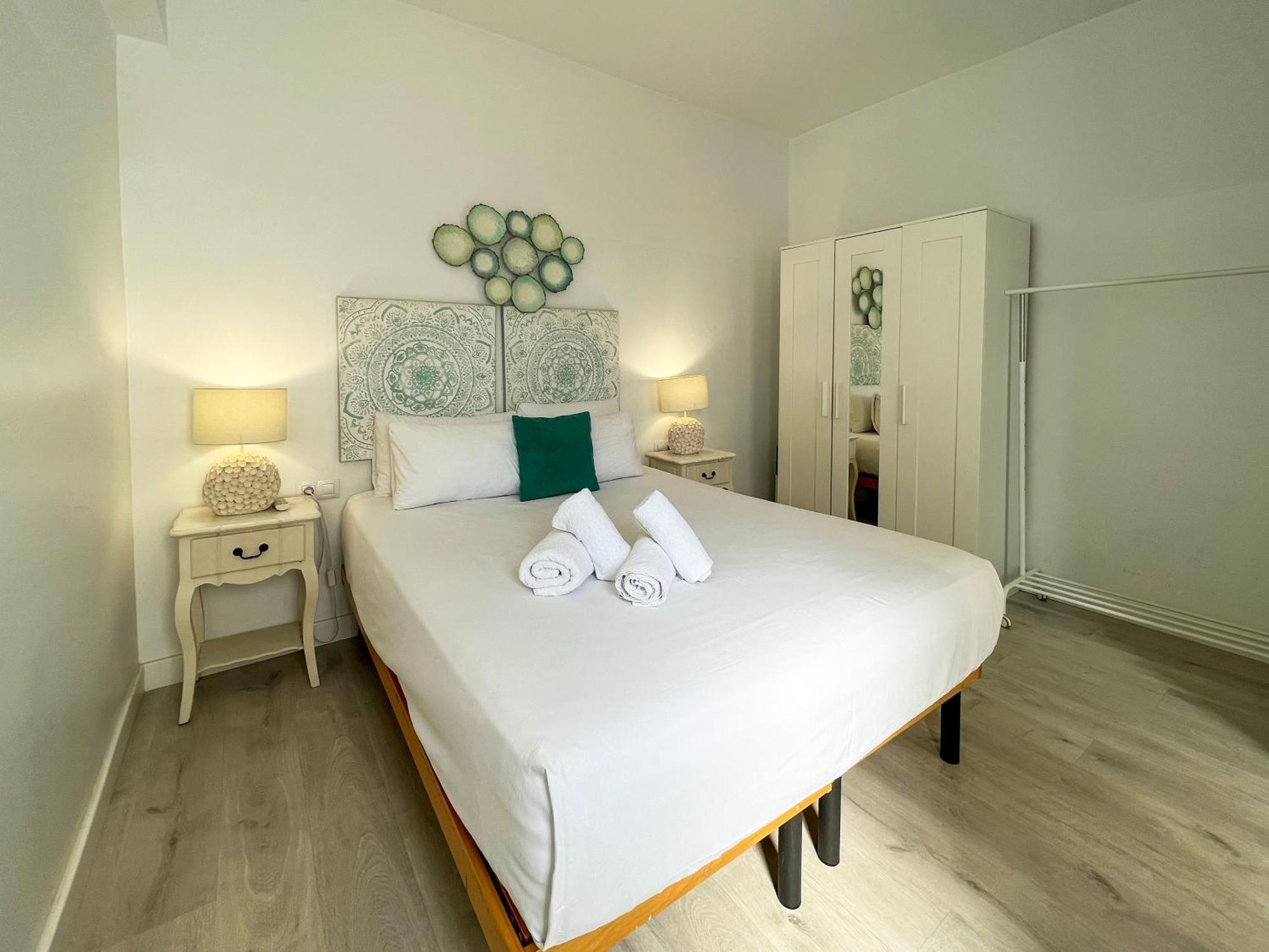 Stay U-Nique Apartments Seneca Barselona Dış mekan fotoğraf